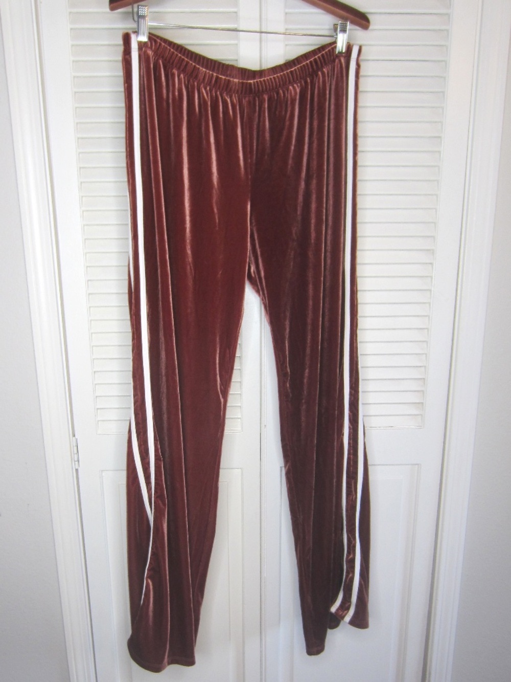 Vintage velour track pants in rust - Size M/L